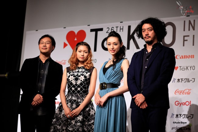 Fukada Koji (réalisateur de "Au revoir l'été"), Fumi Nikaido (actrice), Chiaki Kuriyama, et Hideo Sasaki (réalisateur de "Disregarded People") ; conférence de presse de lancement du TIFF 2013 ©Aude Boyer